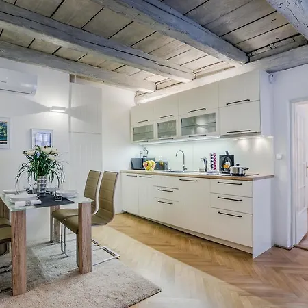 رويال روت ريزيدنس * براغ