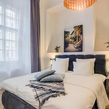 Royal Route Apartment Prague