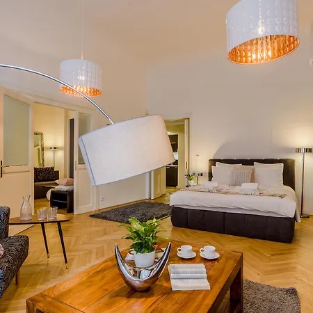 رويال روت ريزيدنس * براغ