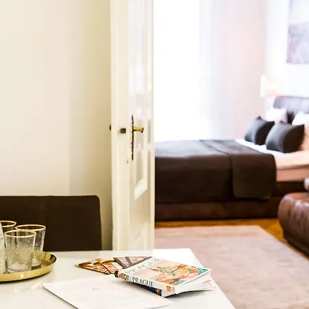 Royal Route Apartment *