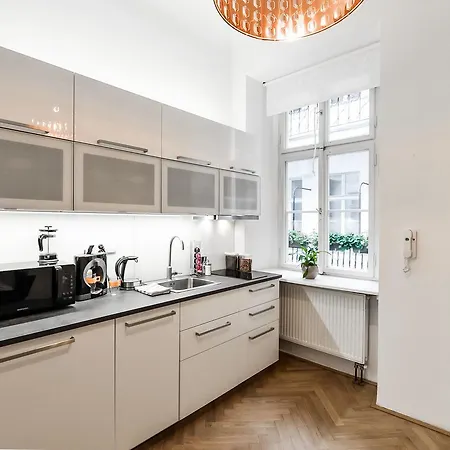 رويال روت ريزيدنس