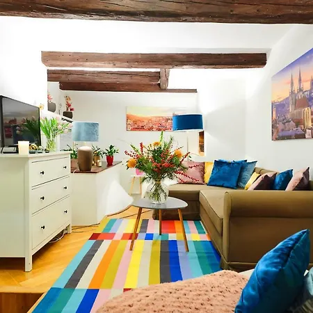 Royal Route Apartment *