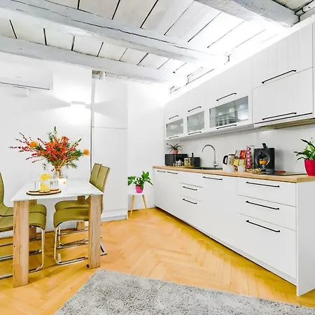 رويال روت ريزيدنس