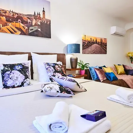 Royal Route Apartment