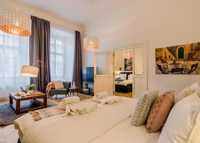 Royal Route Apartman *