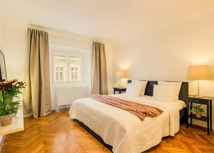 Royal Route Apartman *