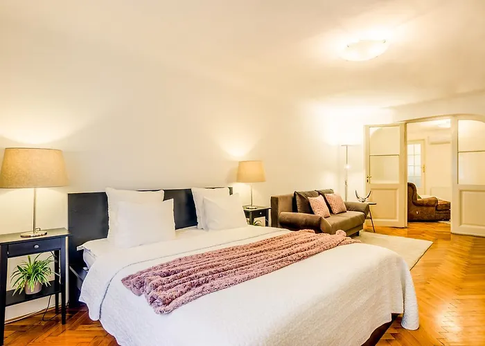 Royal Route Apartment