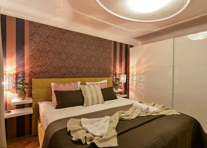 Royal Route Apartment